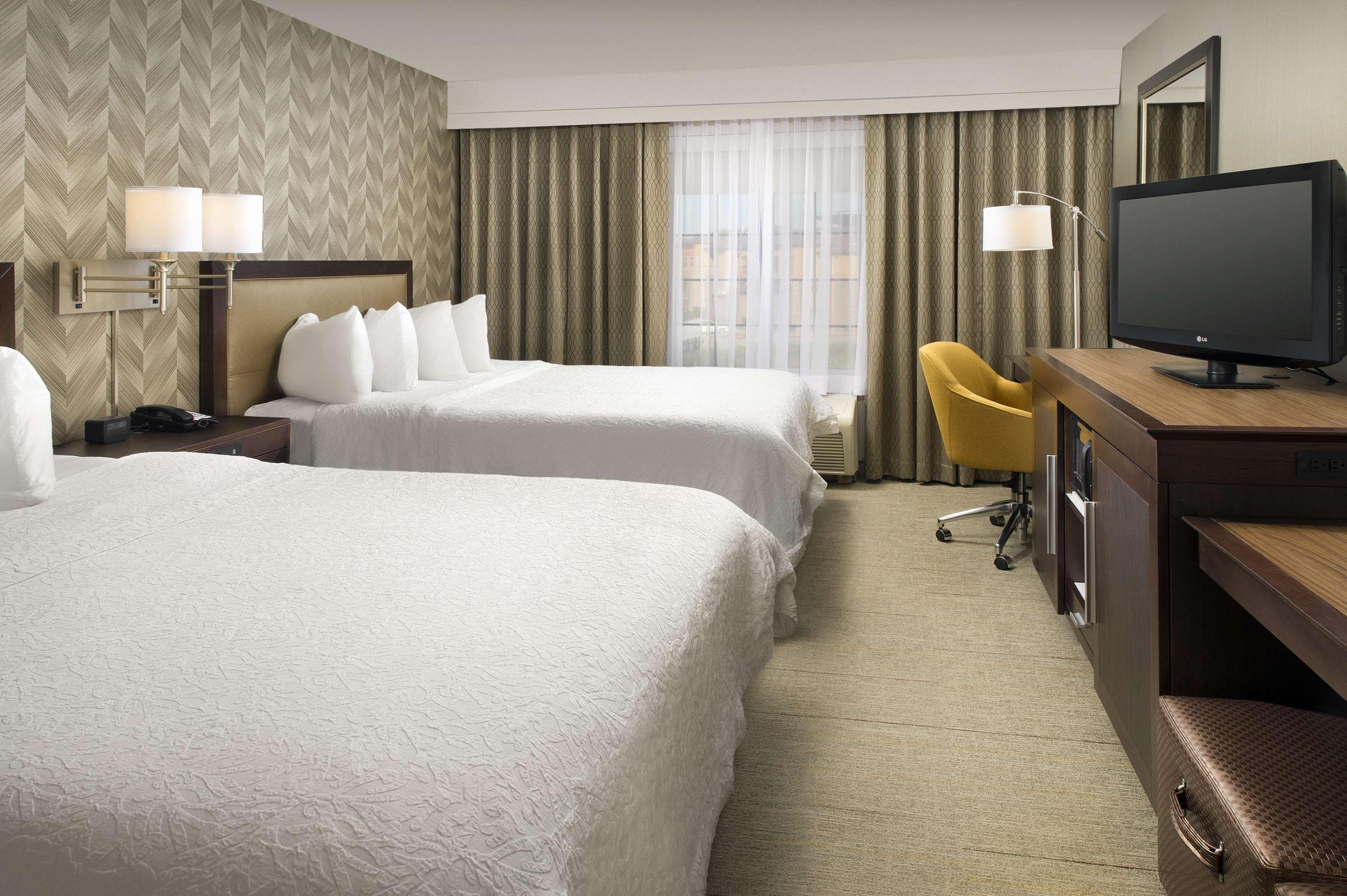 Hampton Inn Kansas City The Legends Eksteriør bilde