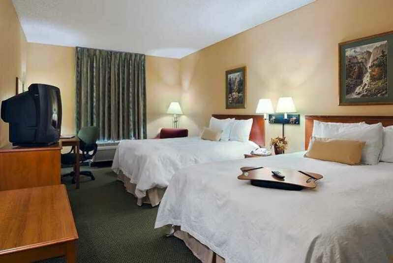 Hampton Inn Kansas City The Legends Eksteriør bilde